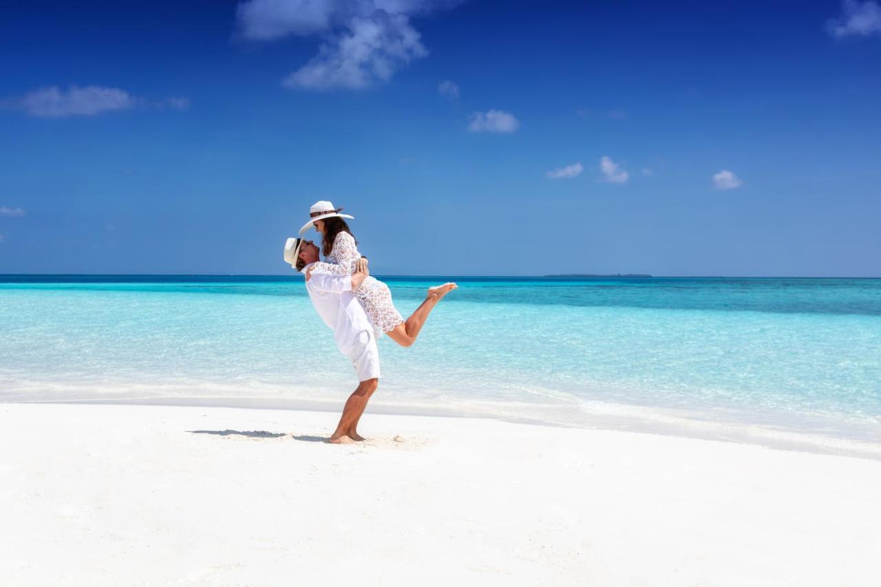 Avani Plus Fares Maldives Resort - 50 Percent Off On Seaplane Transfer For Minimum Stay Of 3 Nights And More For Stays Until 31 October 2025 Kendhoo Exteriör bild