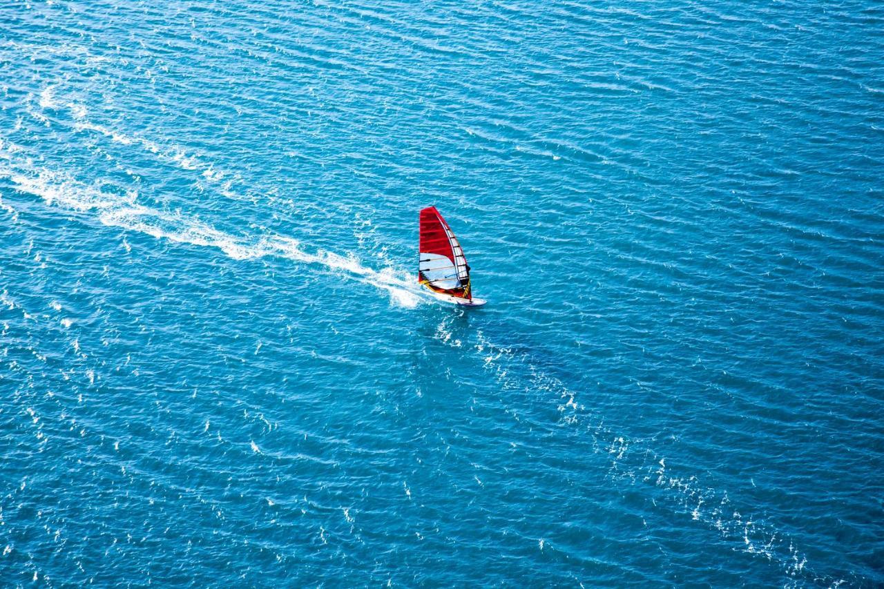 Avani Plus Fares Maldives Resort - 50 Percent Off On Seaplane Transfer For Minimum Stay Of 3 Nights And More For Stays Until 31 October 2025 Kendhoo Exteriör bild