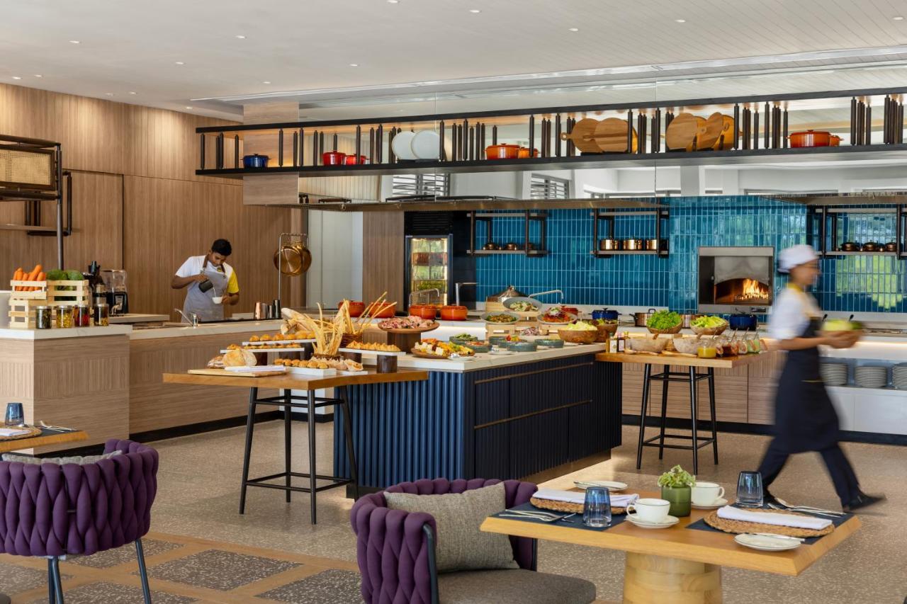 Avani Plus Fares Maldives Resort - 50 Percent Off On Seaplane Transfer For Minimum Stay Of 3 Nights And More For Stays Until 31 October 2025 Kendhoo Exteriör bild