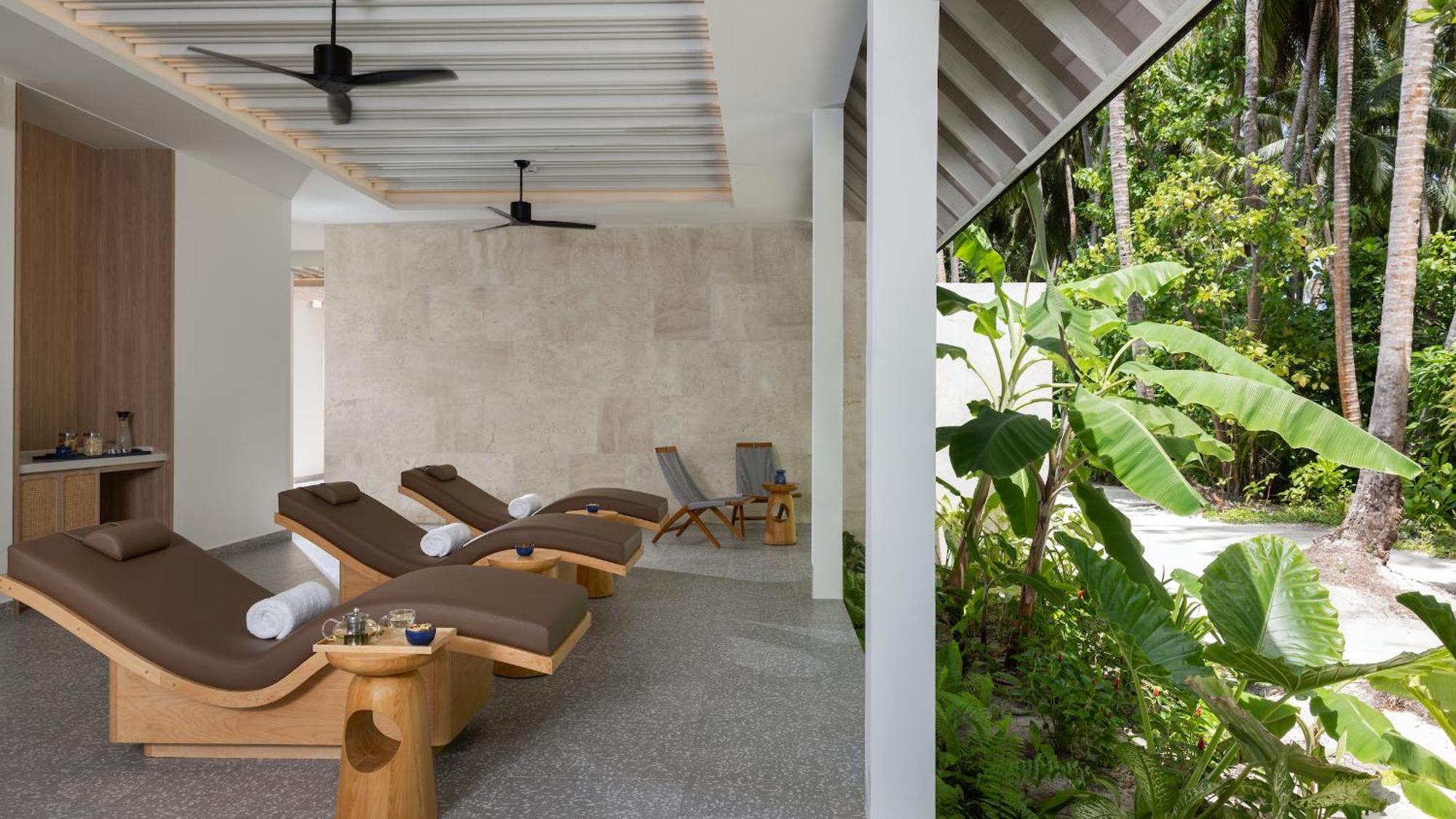 Avani Plus Fares Maldives Resort - 50 Percent Off On Seaplane Transfer For Minimum Stay Of 3 Nights And More For Stays Until 31 October 2025 Kendhoo Exteriör bild