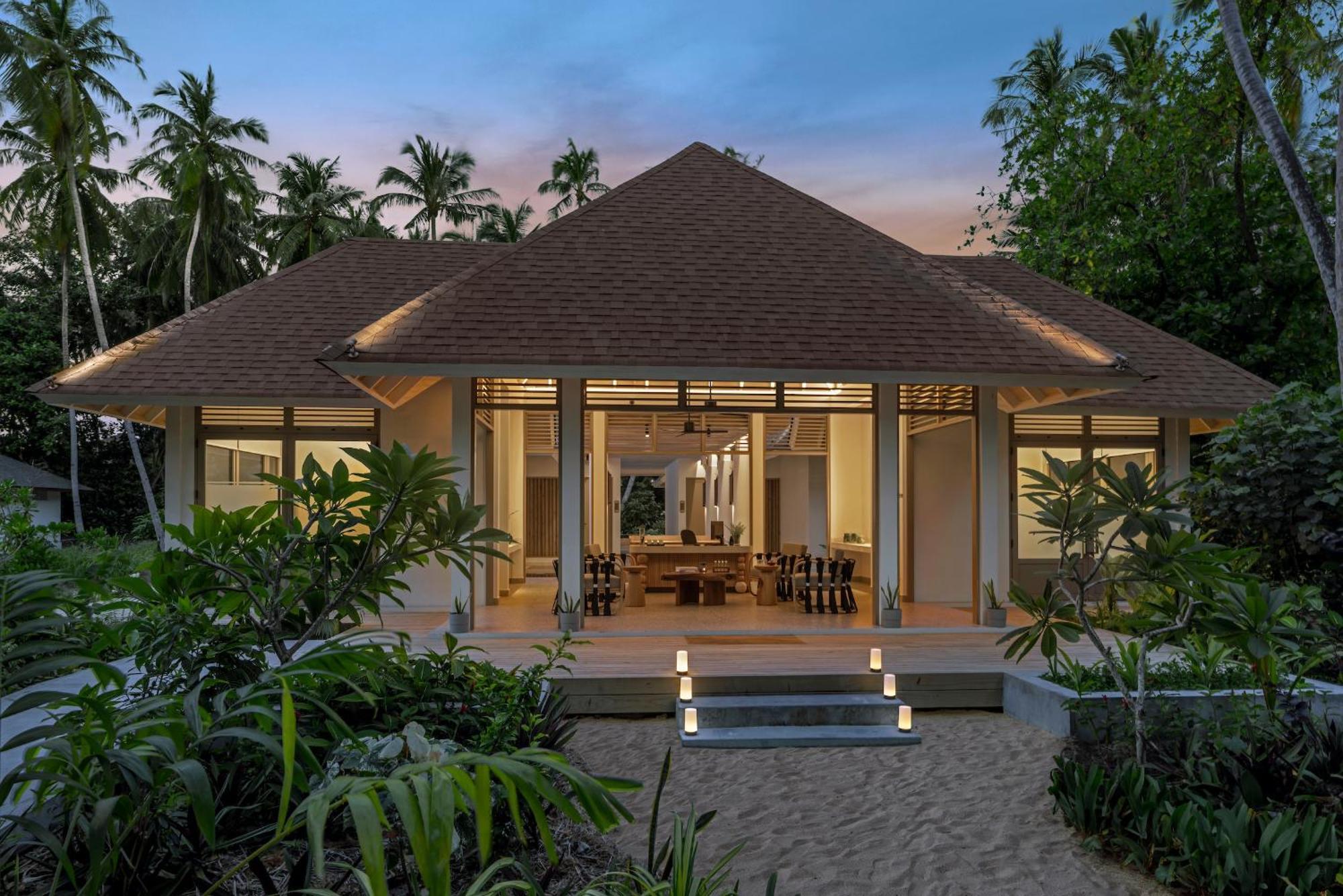 Avani Plus Fares Maldives Resort - 50 Percent Off On Seaplane Transfer For Minimum Stay Of 3 Nights And More For Stays Until 31 October 2025 Kendhoo Exteriör bild