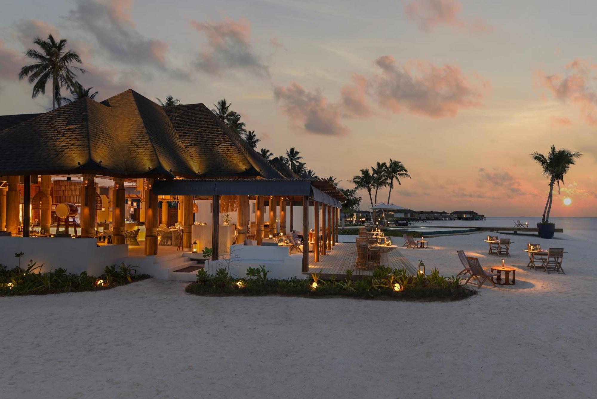Avani Plus Fares Maldives Resort - 50 Percent Off On Seaplane Transfer For Minimum Stay Of 3 Nights And More For Stays Until 31 October 2025 Kendhoo Exteriör bild